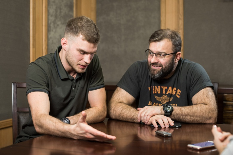 михаил пореченков 1994. пореченков михаил сын михаил. михаил пореченков в молодости. что случилось с сыном актера пореченкова. владимир пореченков.