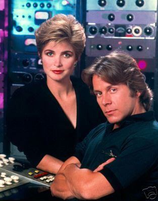 промо к сериалу "Звонящий в полночь" 