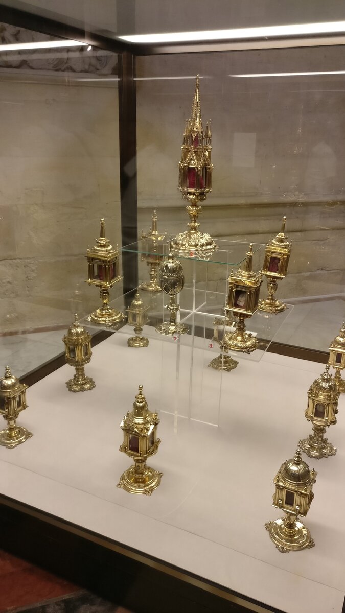 Испания. Севилья. Экспонаты