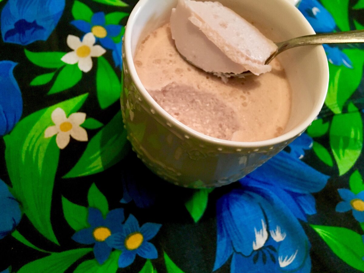 На 100 грамм - 70,2 ккал; БЖУ: 8,8/1,1/6,7