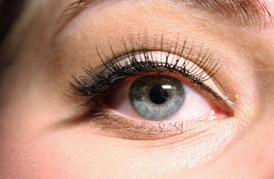https://cdn.pixabay.com/photo/2016/09/21/15/26/eye-1684961_960_720.jpg