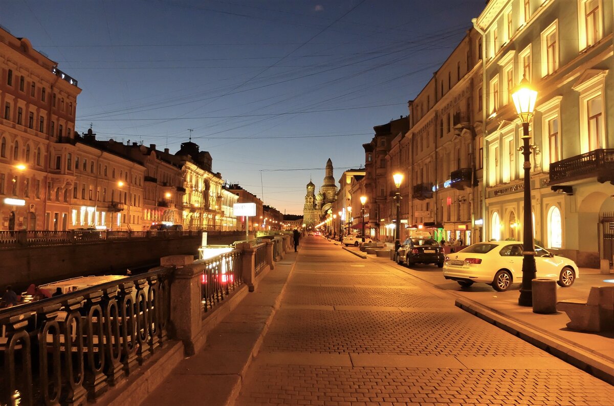 Фото с Яндекс. Ночной Санкт- Петербург.
