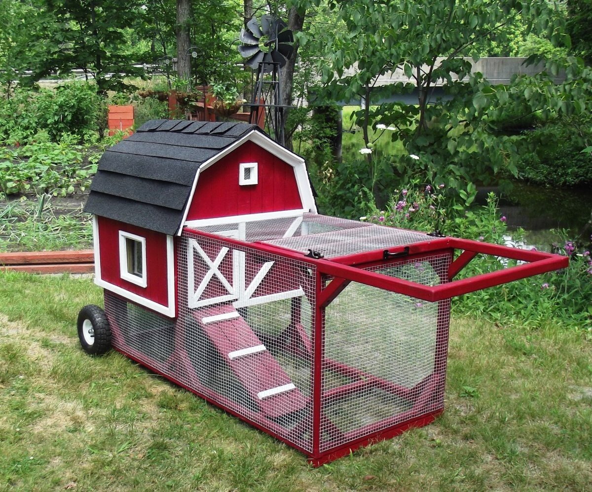 Небольшой передвижной курятник. Фото Яндекс картинки.