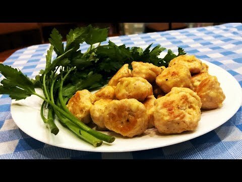 Как приготовить куриные шарики с сыром в духовке? Этот ленивый ужин готовится просто, быстро и вкусно, а также вкусно.