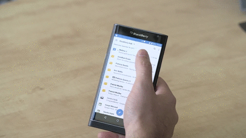 При написании сообщения не перекрывается экран                           giphy.com