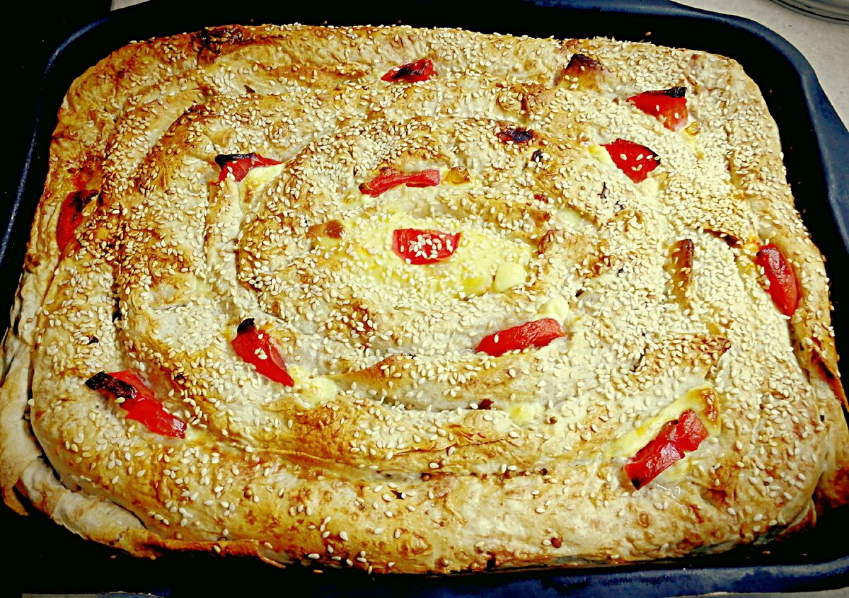 Готовый пирог, только что из духовки. А запах….