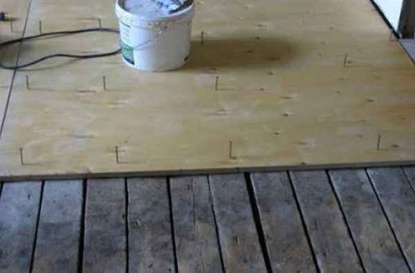 Укладка керамической плитки на деревянный пол