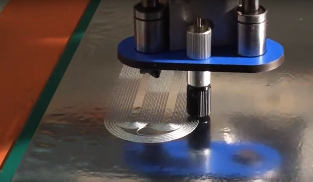 Процесс вырезания катушки 