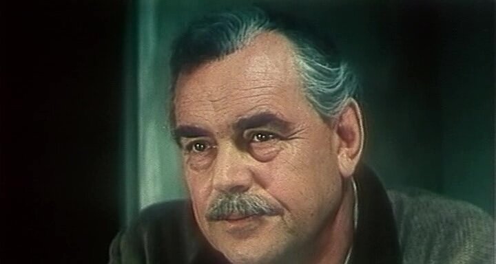 Лев Федорович Золотухин, кадр из фильма "В последнюю очередь"