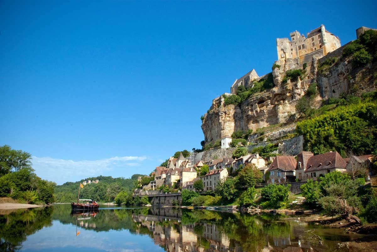 France lot. Перигор Франция. Франция Аквитания Перигор. Франция. Замок Перигор. Аквитания.. Долина реки Дордонь.