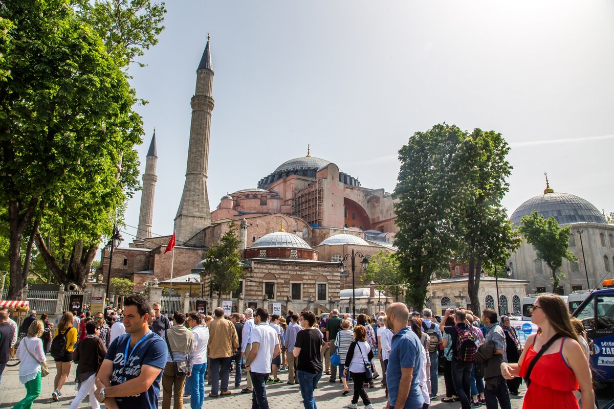 Источник: https://tourism.interfax.ru/images/cms-image-000004651.jpg