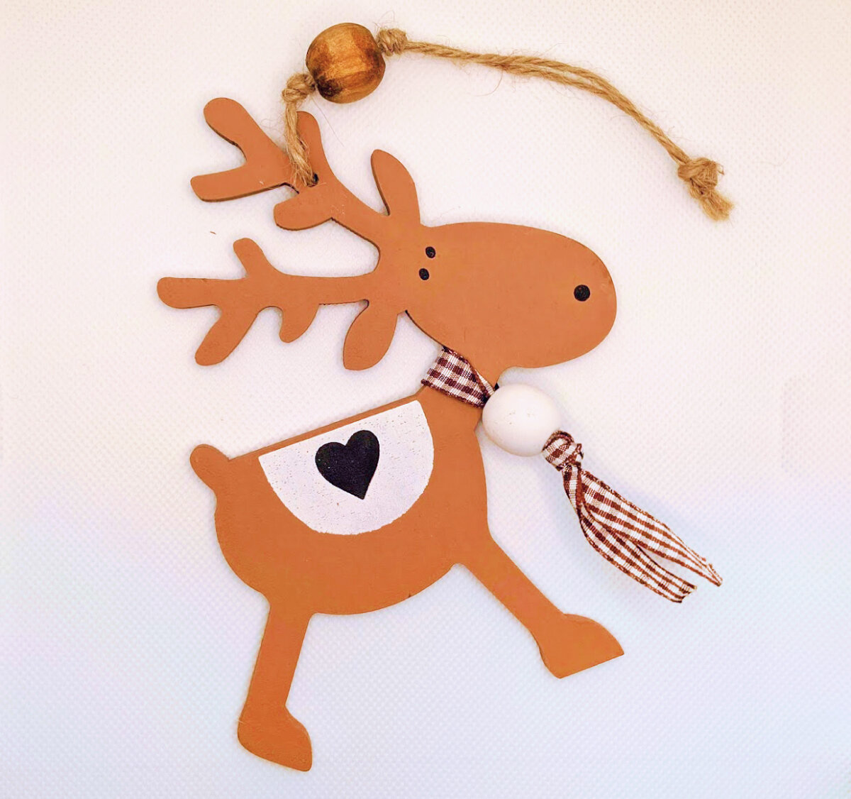 Есть что-то сказочное в этом волшебном олене 