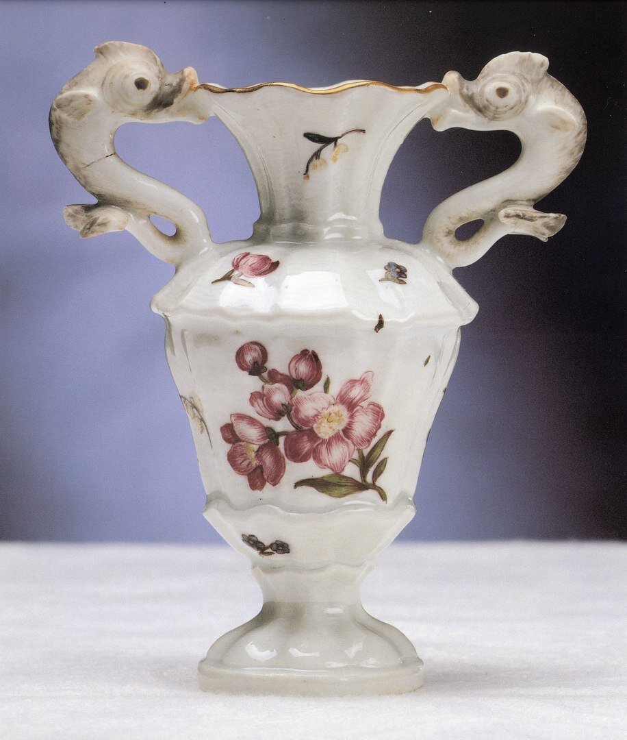 Ваза, расписанная французскими художниками — из крупнейшей в Северной Европе коллекции мейсенского фарфора