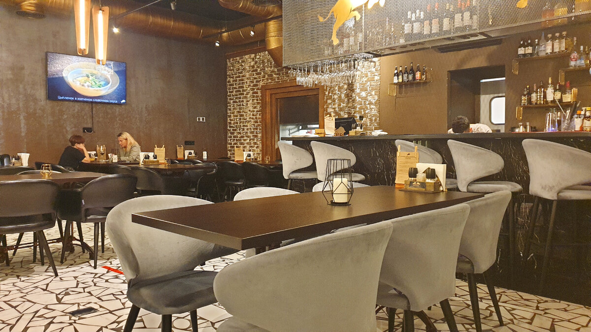 Стол на шестерых