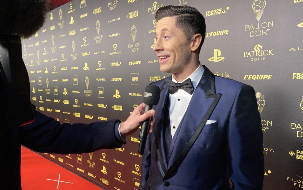 Роберта Левандовского обделили на вручении "Золотого мяча", главный приз незаслуженно отдали Лионелю Месси. Источник фото: sovsport.ru