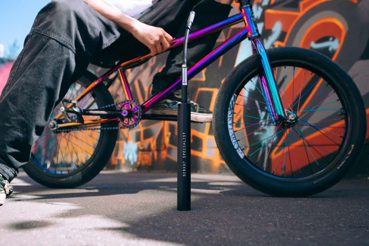 BERKUT VL-1010 — это переносной велокомпрессор серии BERKUT Specialist