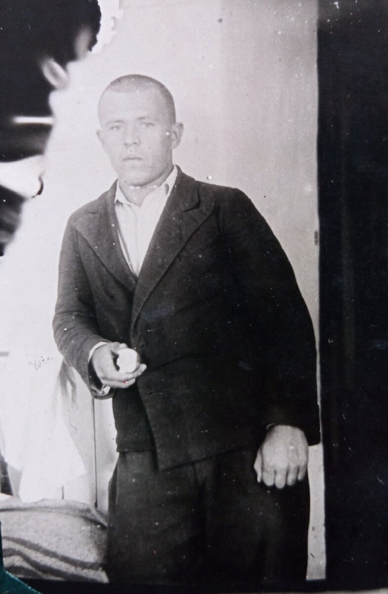 Геннадий Спиридонов в конце 1930-х.