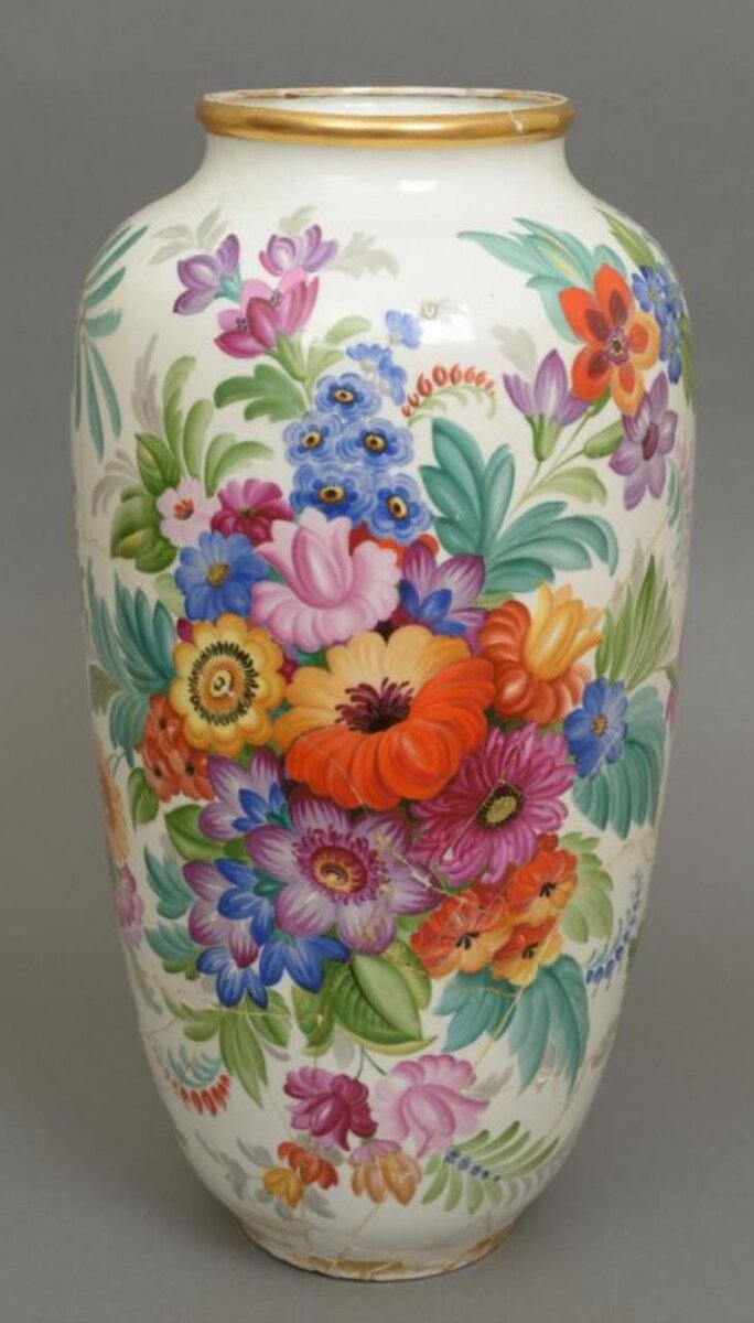 Какой формы ваза. Формы ВАЗ для цветов. Ваза в форме н. Какая форма у вазы.