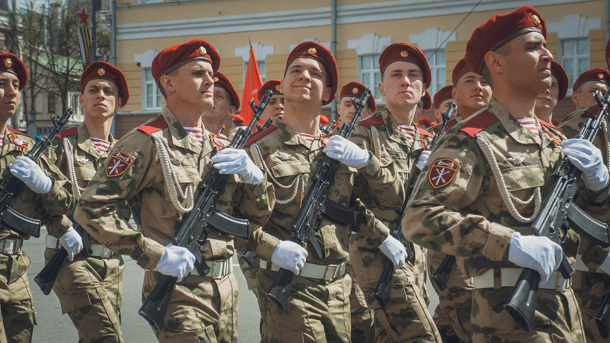     В армию продолжат набирать с 18 лет, а верхнюю границу призывного возраста повысят до 30 лет. При этом постепенного переходного периода не предполагается.