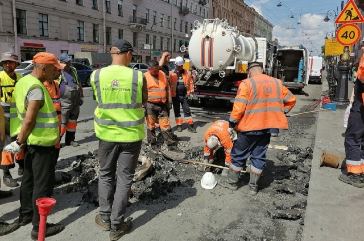    Девять магистралей в Петербурге готовят к ремонту в августе этого года