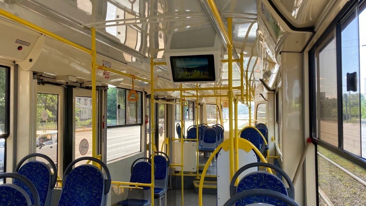     В Казани на пересечении улиц Ершова и Гвардейская столкнулись два автомобиля. Из-за этого встало движение трамваев, следующих по маршруту №4. Об этом сообщили в пресс-службе МУП «Метроэлектротранс».