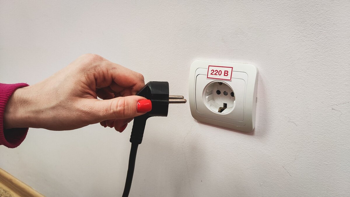     В республике установлен новый рекорд по потреблению электроэнергии в летний период. Сегодня в 14.00 показатель достиг отметки в 4170 МВт. Об этом в Региональном диспетчерском управлении энергосистемы (РДУ) Татарстана сообщили «Татар-информу».