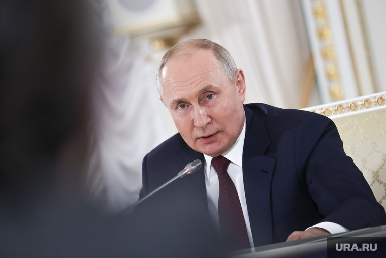    Владимир Путин находится на правильном пути в борьбе с западной бездуховностью, пишет The Spectator