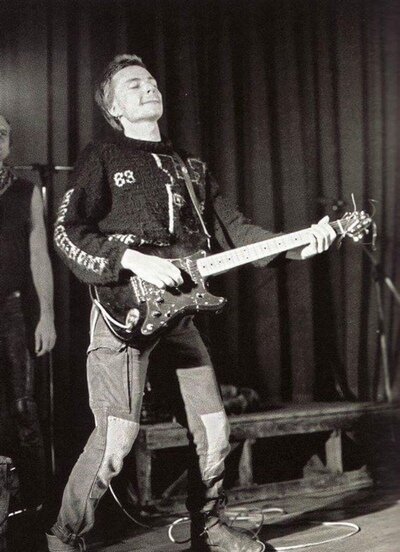 Серьёзно увлекаться музыкой Пауль Ландерс начал в возрасте 19 лет