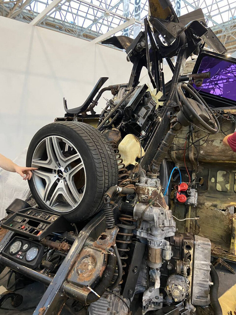    Марку и модель угадать сложно