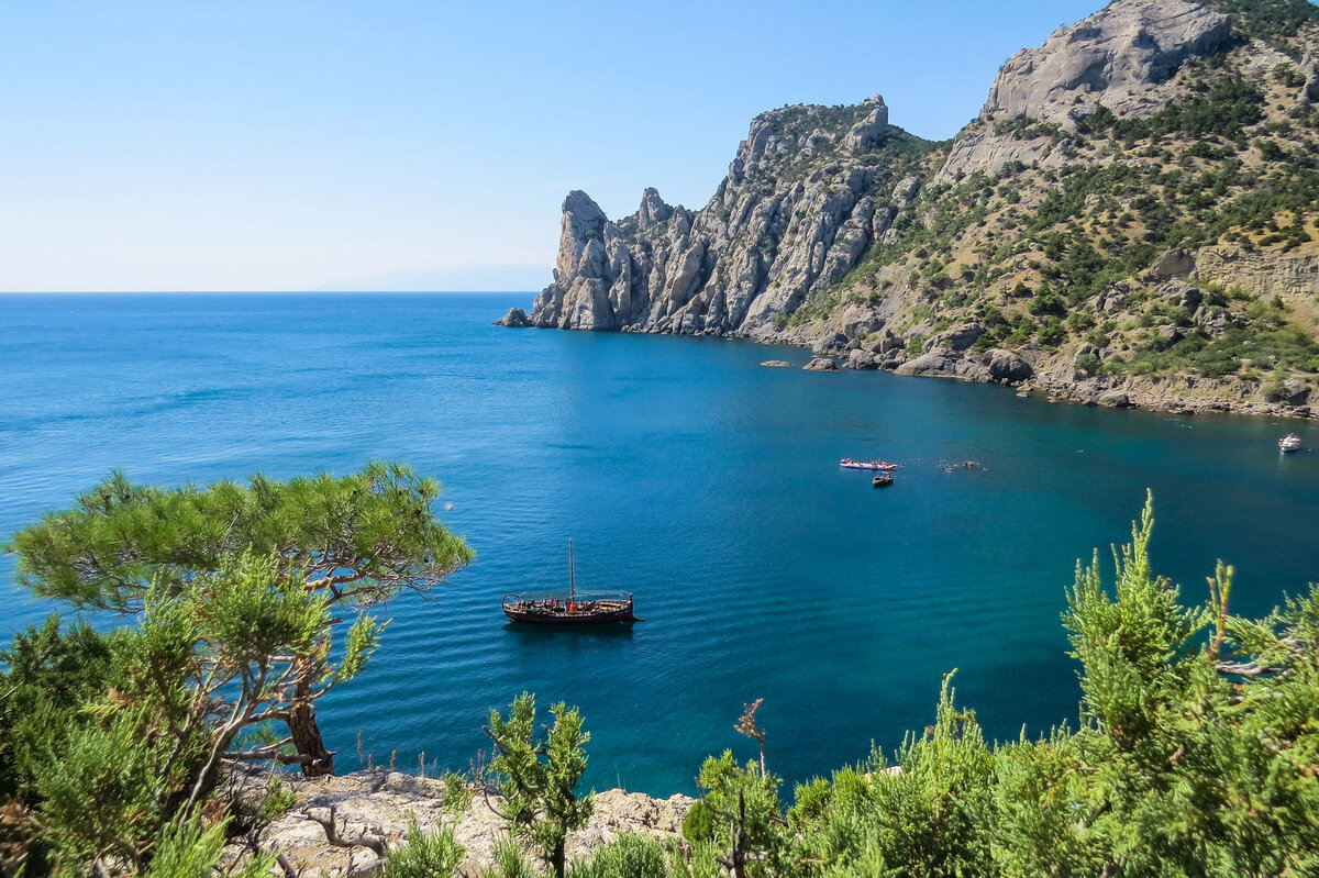Время в крыму. Новый свет Крым. Бухта новый свет Крым. Голубая бухта новый свет. Голубая бухта бухта Крым