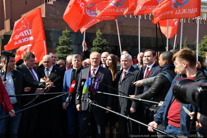 22 апреля, в 149-ю годовщину со Дня рождения В.И. Ленина, коммунисты, сторонники и союзники партии возложили цветы к Мавзолею на Красной площади.