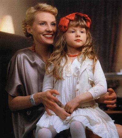 Ульяна в детстве с мамой