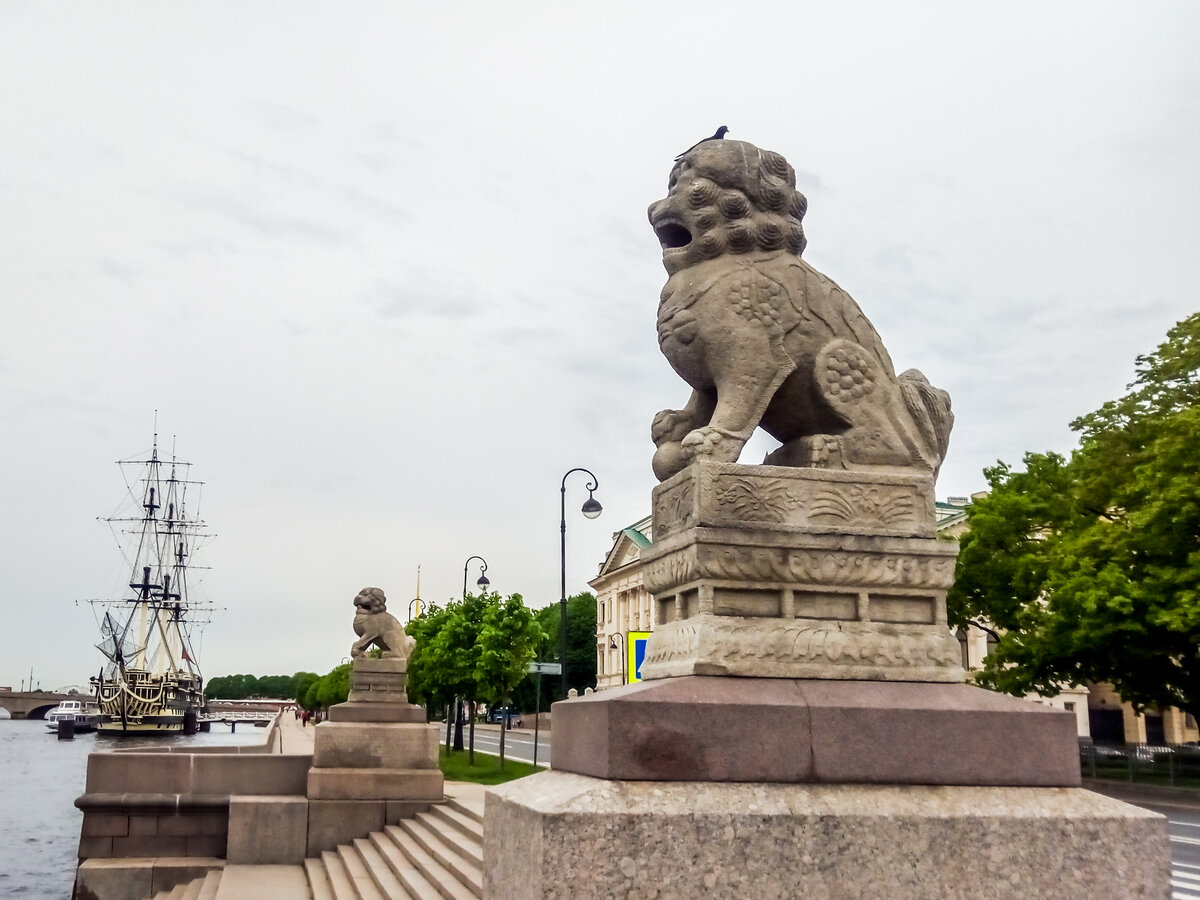 каменные львы санкт петербург