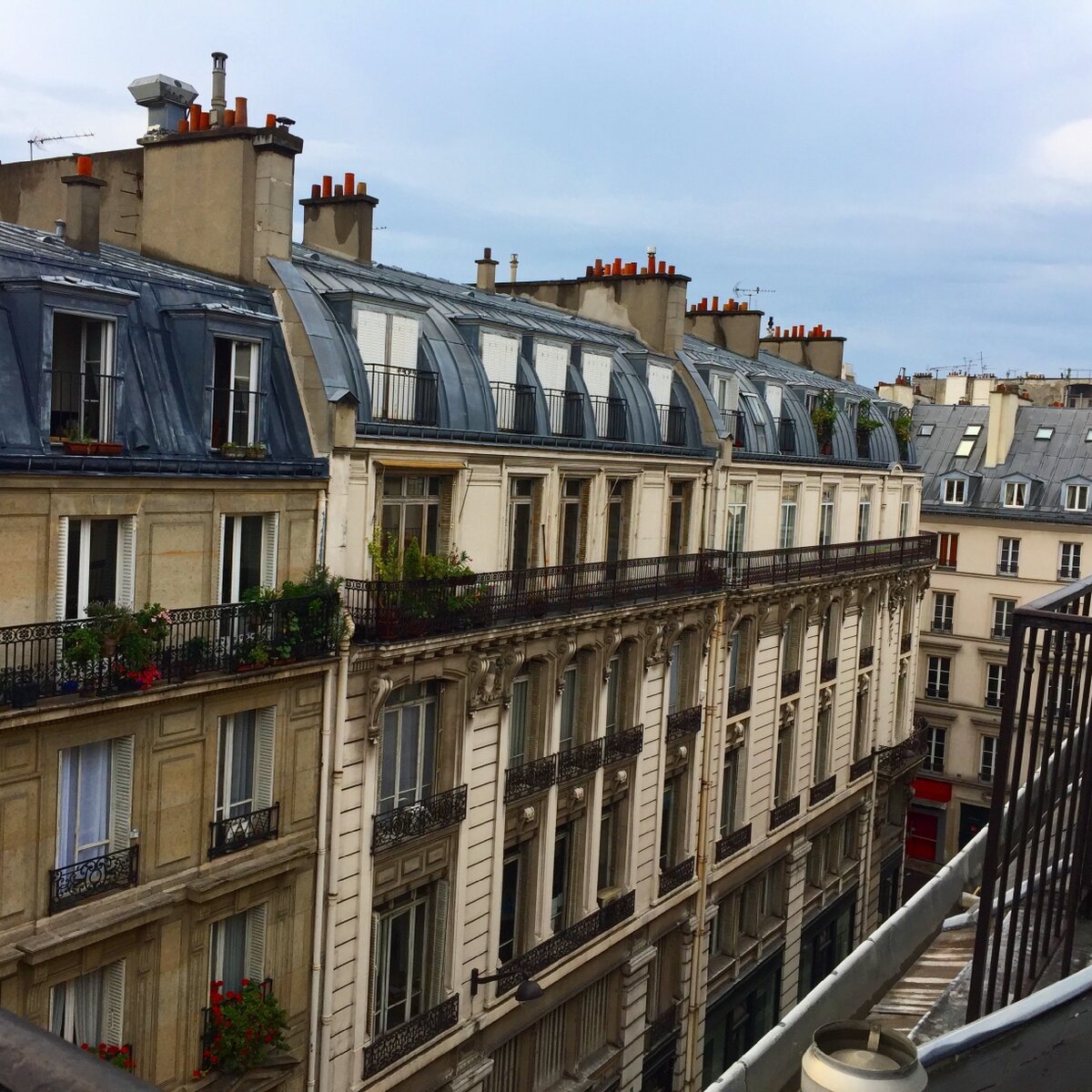 Вид из отеля Mercure Paris Lafayette