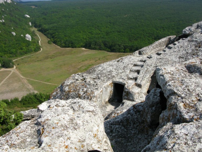 Эски-Кермен – уникальный пещерный город в Крыму