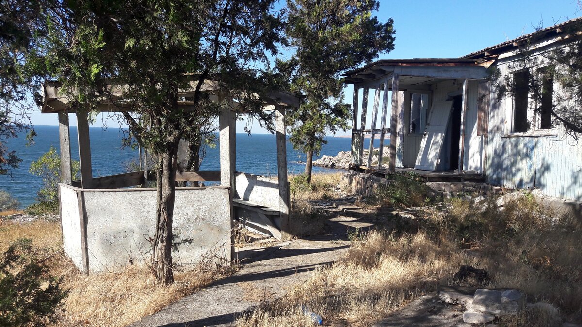 вип-домик на бывшей базе отдыха Строителя