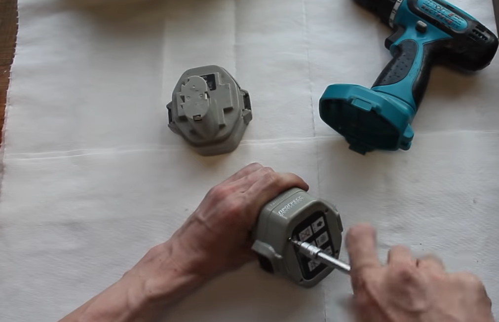 Как восстановить аккумулятор шуруповерта макита 12 вольт подачей токов больших величин