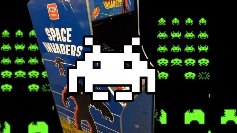 Первый автомат справа "Space Invaders"