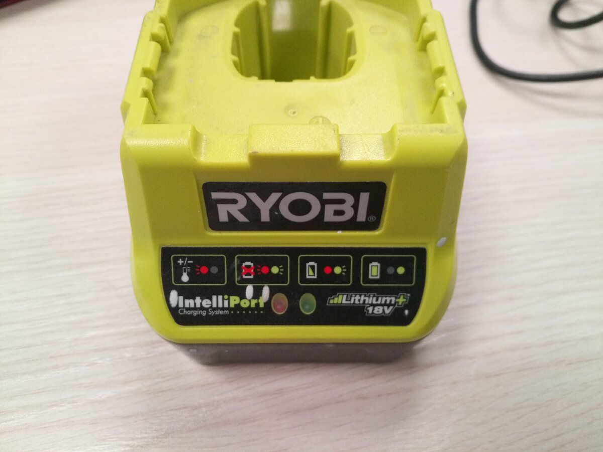 Вот такой вот зарядничек...