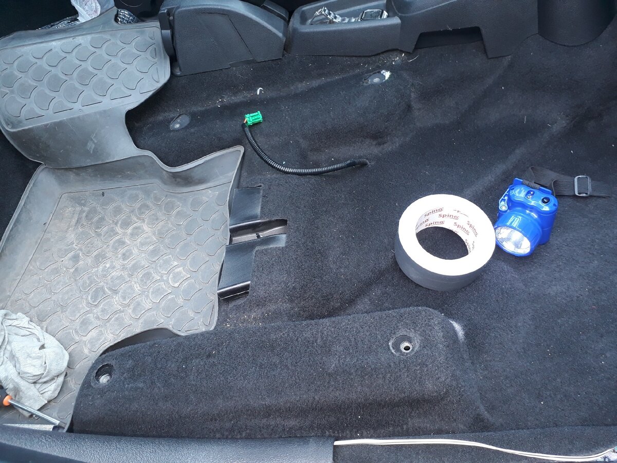 Кто увидел грязь, не переживайте, я прошелся пылесосом.