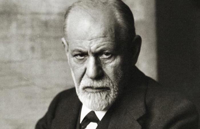 Помните! Отсюда и далее не все картинки взяты из этого фильма!
© З. Фрейд