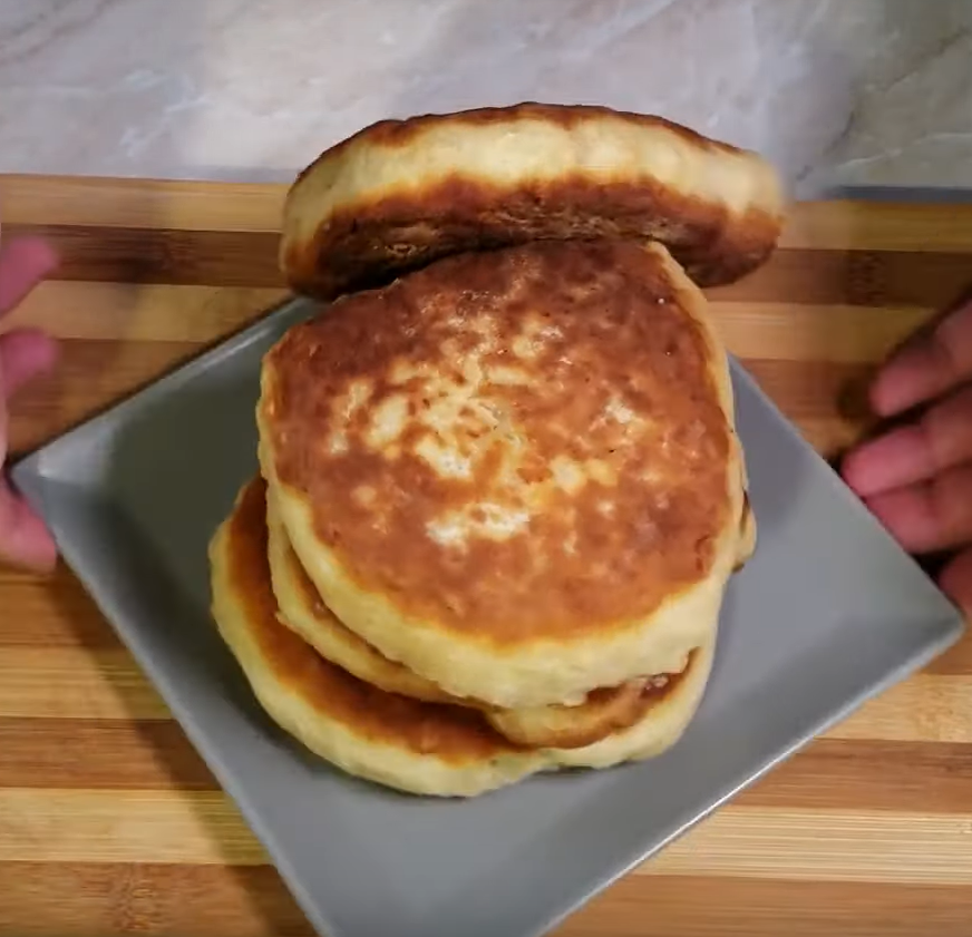 Перекус выходного дня с сочной начинкой из простых продуктов, который сможет приготовить каждый!