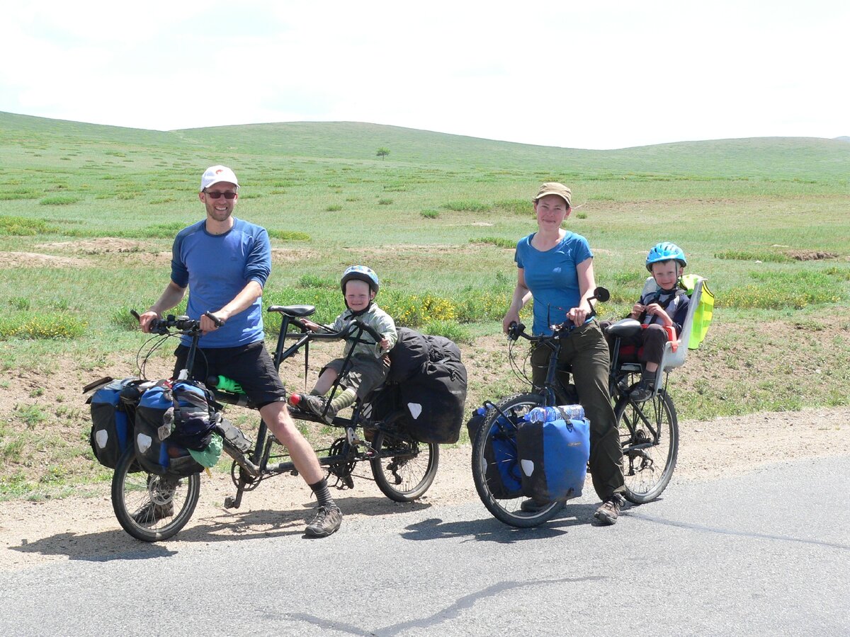 Семья на колесах