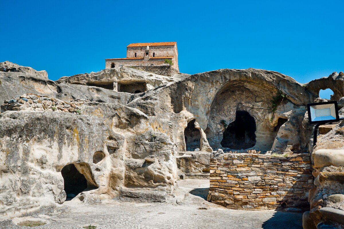 Уплисцихе пещерный город фото