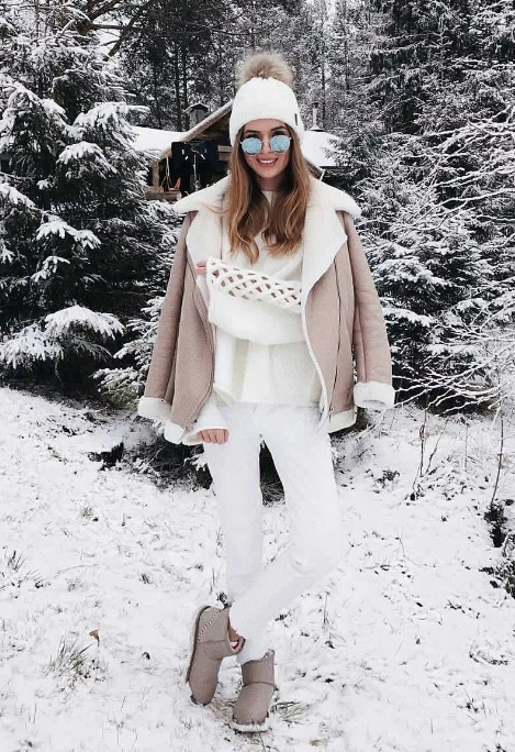 Дубленка, угги, свитер, джинсы