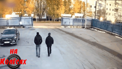 И снова гаишники во всей красе. Мало того, что не справились со своей задачей, так ещё и принесли ущерб простому водителю