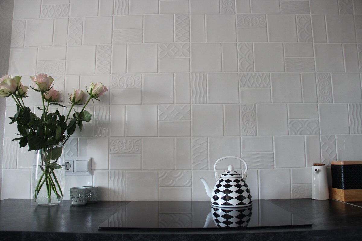 Пока вытяжку не повесили.