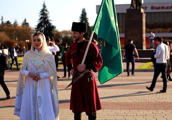 День черкесского флага фото