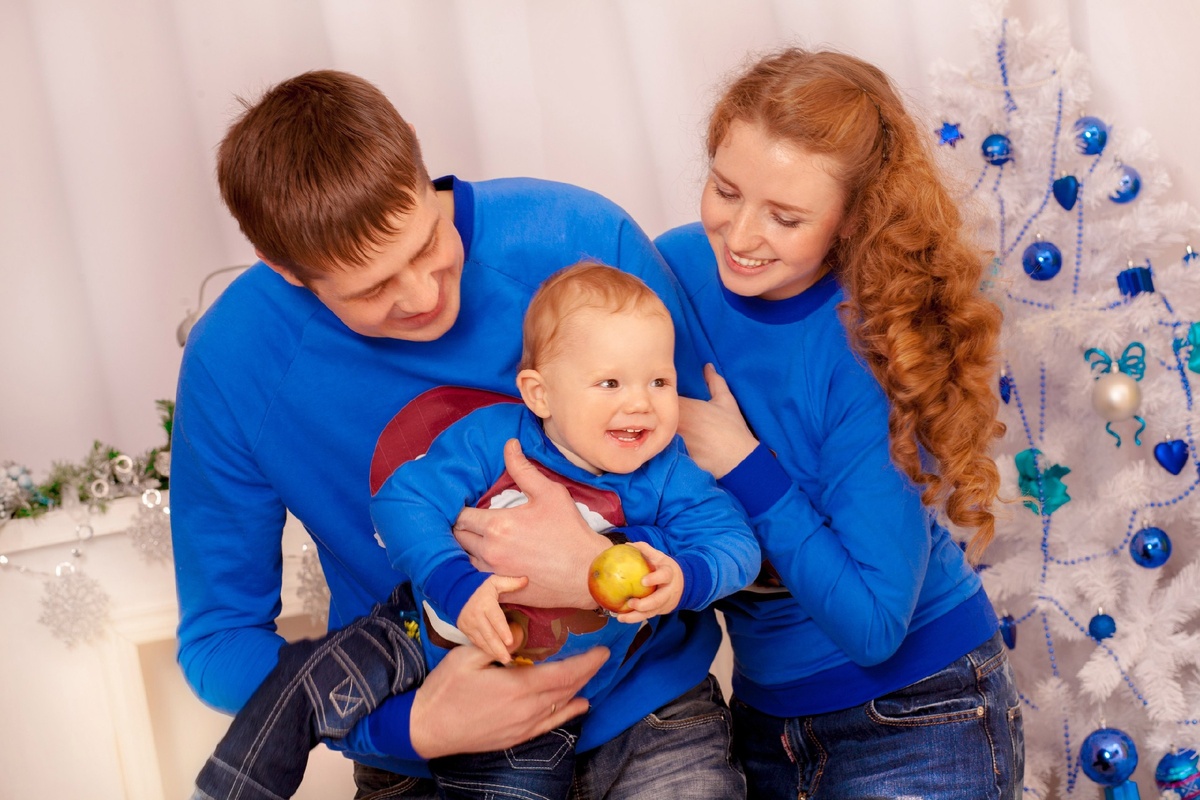 Но на фото с нашей семейной фотосессии не сразу и заметишь, что с ними что-то не так 😊