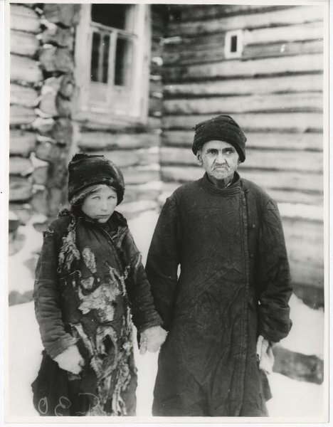 Голод на Волге. Дед и внучка. Карл Булла, 1891 – 1892 год, МАММ/МДФ.